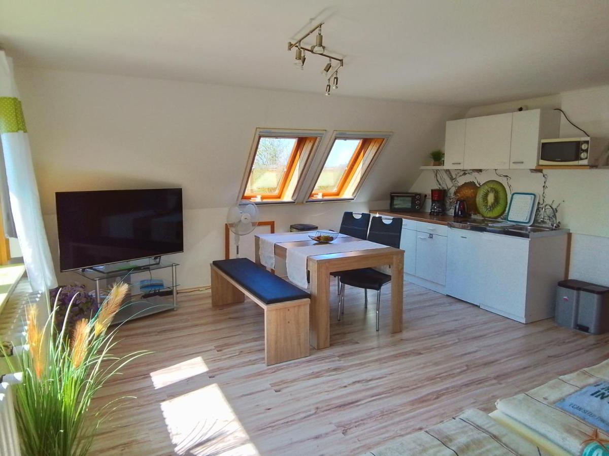 Apartamento Haus Im Wind Putbus Exterior foto
